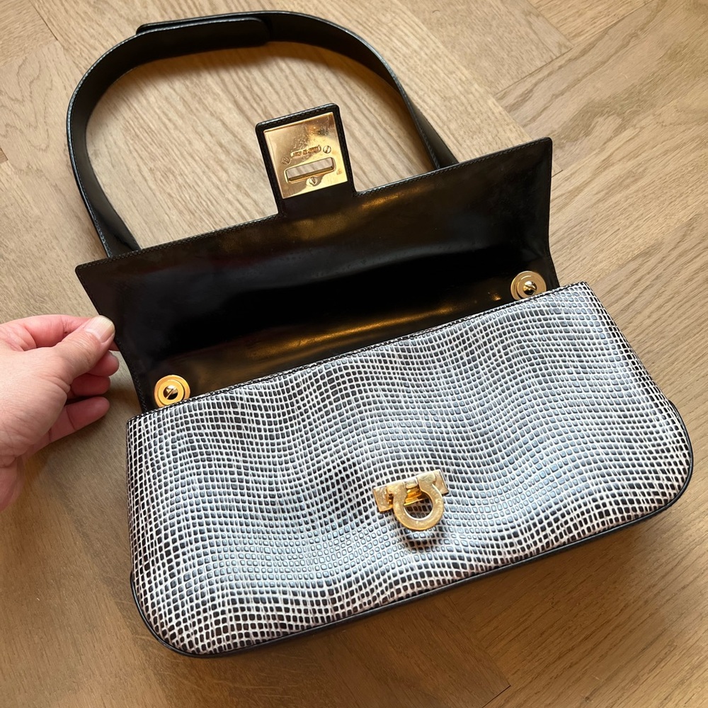 Ferragamo leather shoulder bag - Picture 2 of 6